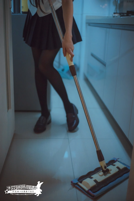 太太是黑丝袜女子校生 Vol.2 - 木花琳琳是勇者